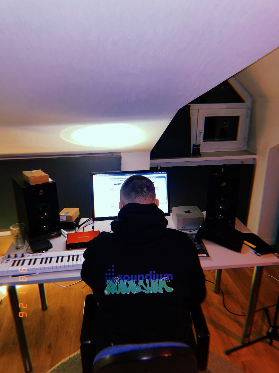 Soundium hoodie 1