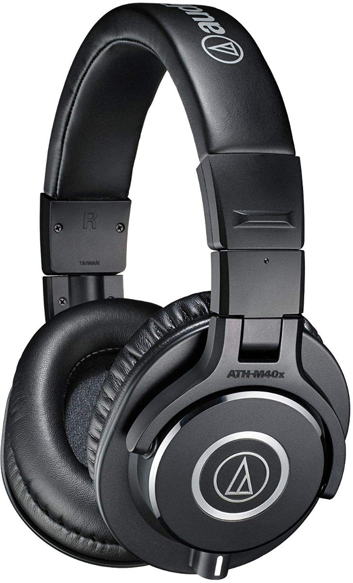 Audio Technica ATH-M40x + UDG-fodral + K&amp;M-stativpaket