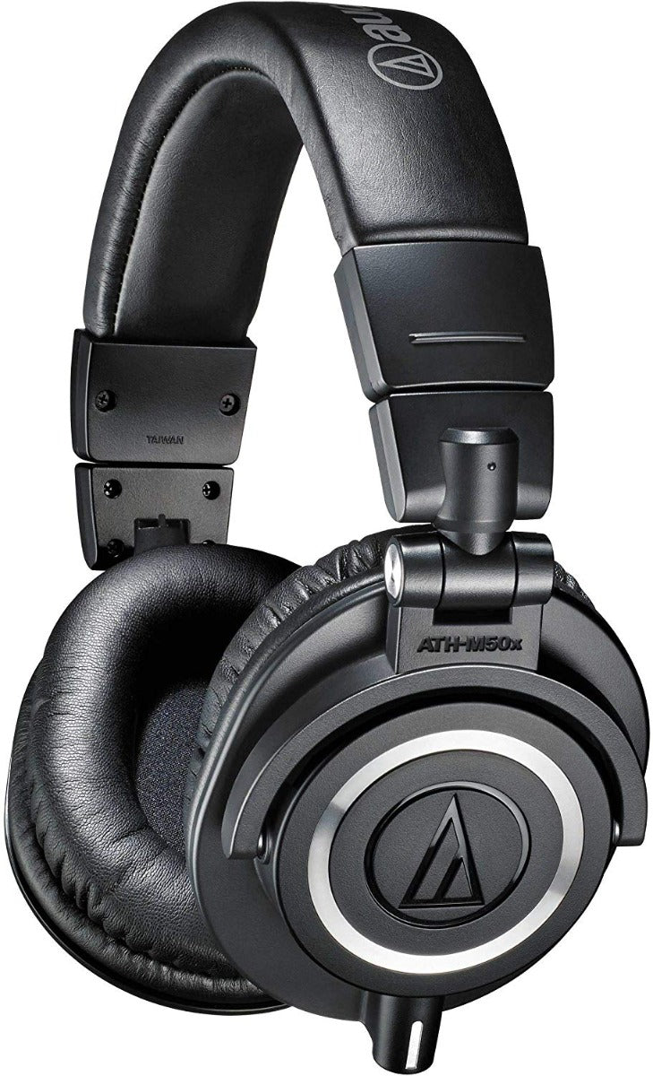 Audio Technica ATH-M50x + UDG-fodral + K&amp;M-stativpaket